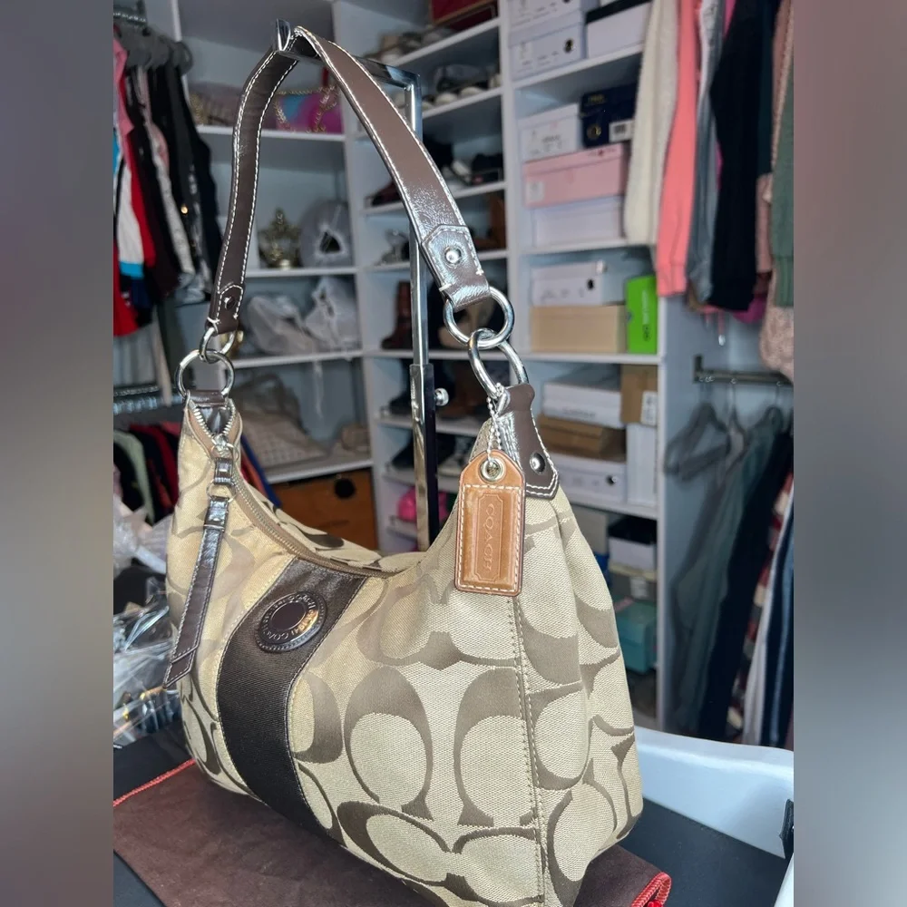 Authentic Coach bag - Picture 5 of 15